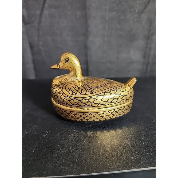 Vtg Black Gold Gilt Lacquer Box Duck/ Goose Burmese Trinket Box - Picture 3 of 6